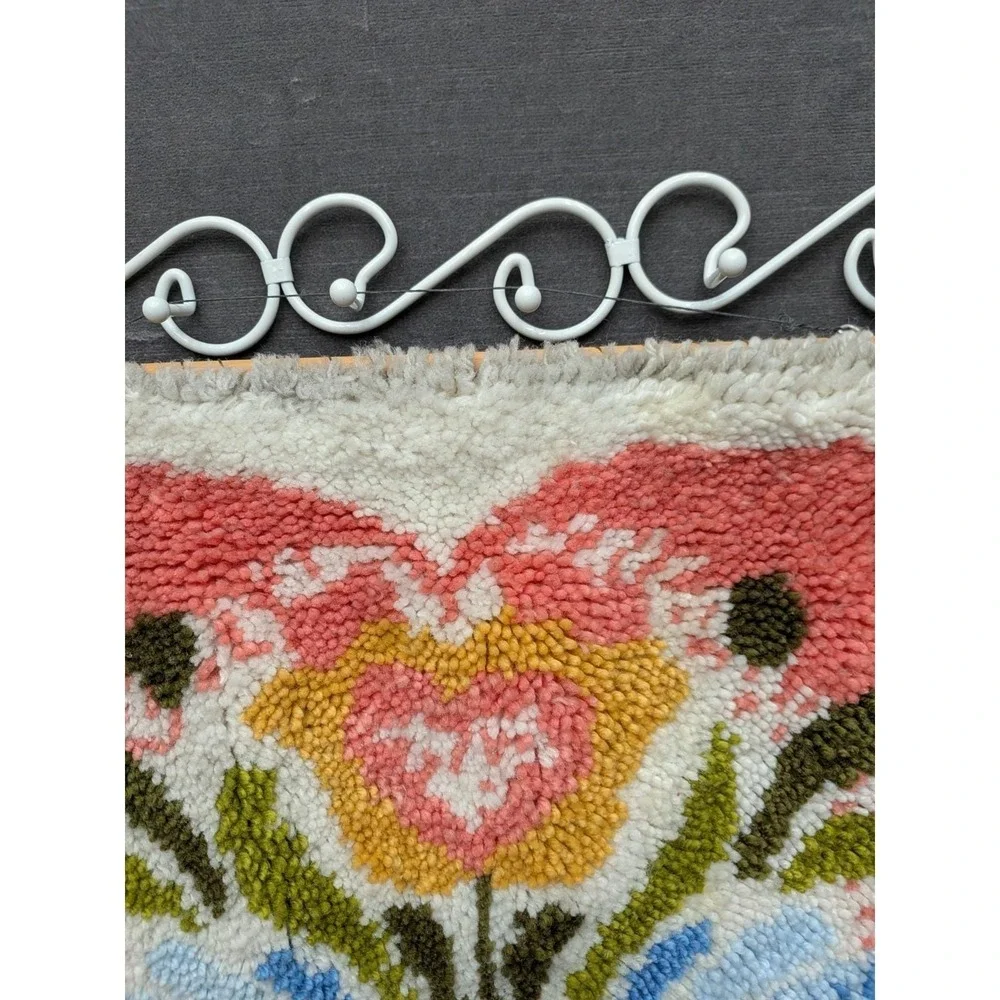 Vtg Latch Hook Rug Wall Hanging Handmade Pennsylvania Dutch Hex Floral Heart 26